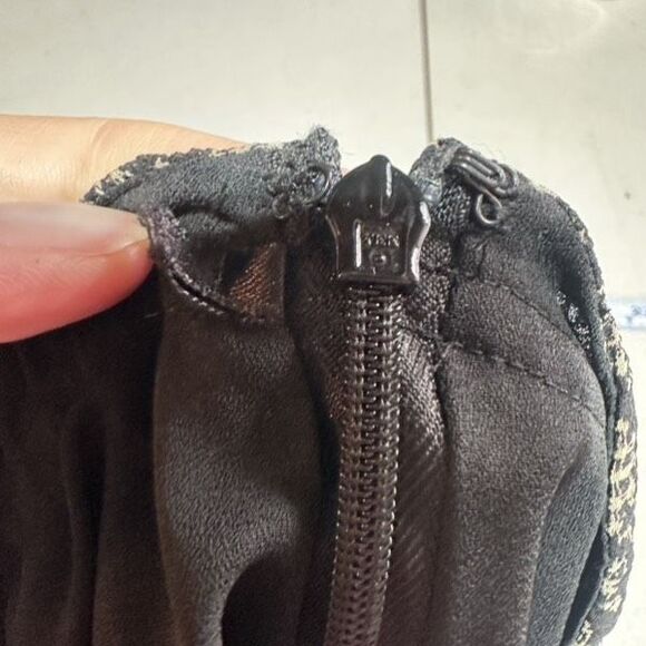 Vintage Y2K Anne Klein Silk Houndstooth Black Knee Length Skirt Size 10‎ Witchy - Picture 9 of 11